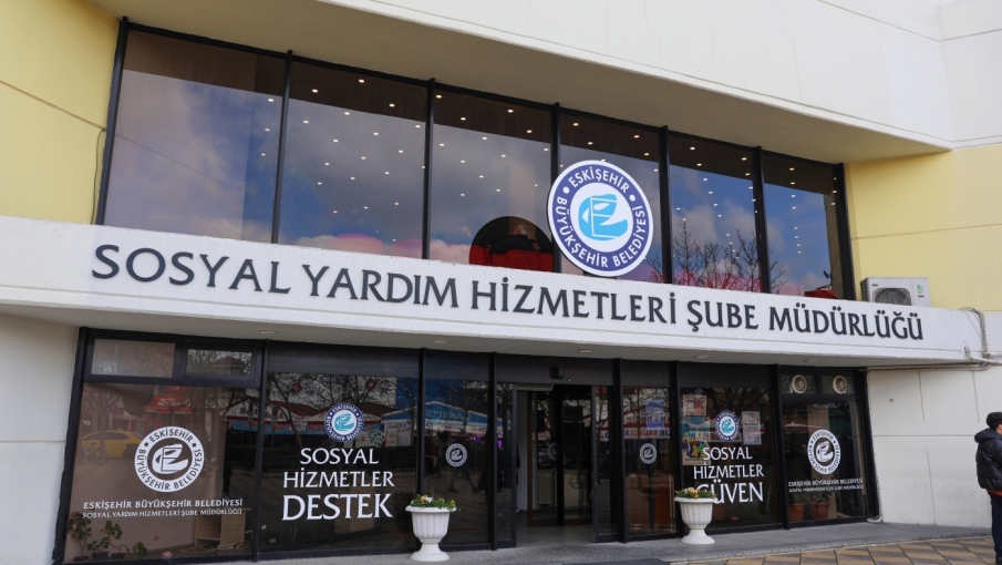 Eskişehir Büyükşehir Belediyesinden çocuklar için kışlık giysi kampanyası
